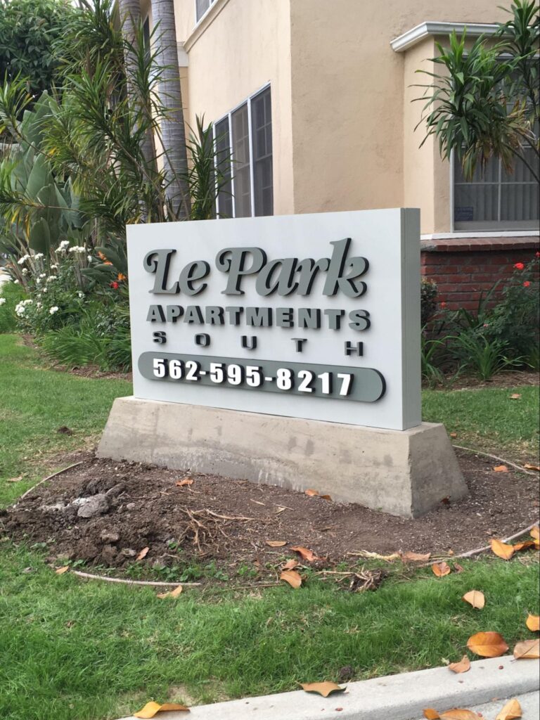 A monument sign advertising Le Park apartments.