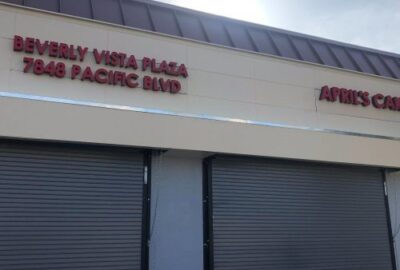 Beverly Vista Plaza tenant signage